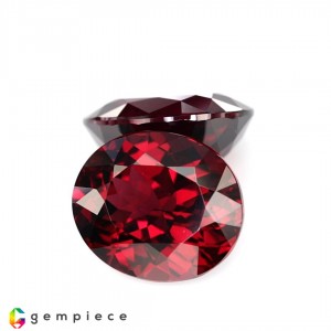 rhodolite garnet  10.16cts - 11x9mm