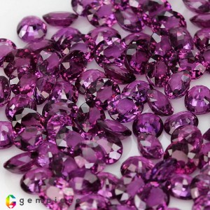 rhodolite garnet  82.34cts - Mixed Lot
