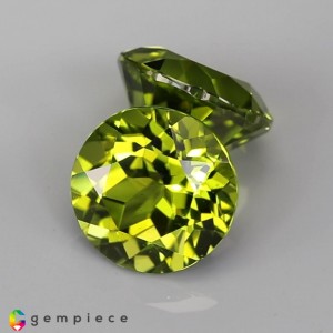 peridot  8.31cts - 10x7mm