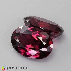 rhodolite garnet  10.85cts - 12x9mm rhodolite garnet  10.85cts - 12x9mm
