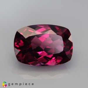 rhodolite garnet  4.56cts - 11x8mm