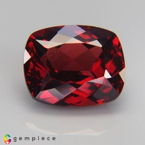 rhodolite garnet  5.61cts - 11x9mm rhodolite garnet  5.61cts - 11x9mm
