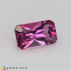 malaya garnet  1.30cts - 8x4mm