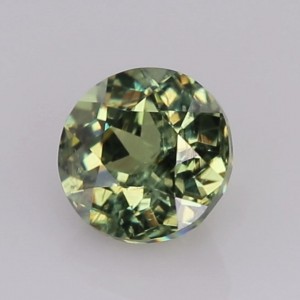 demantoid garnet  0.70cts - 5x3mm