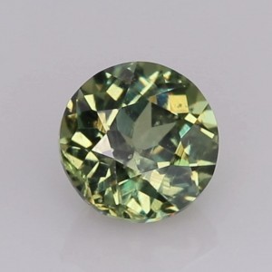 demantoid garnet  0.70cts - 5x3mm