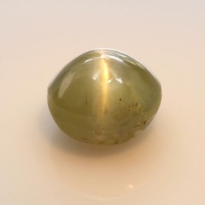 chrysoberyl cats eye  1.40cts - 6x4mm