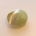 Natural Chrysoberyl cats eye 1.74 Carats Pastel Yellow Green Oval Cabochon 8x7 mm Loose Gemstone - Image 3