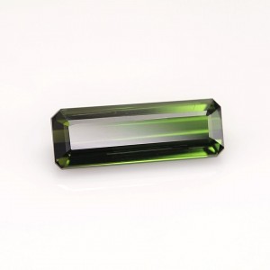 bi-color tourmaline  5.30cts - 17x6mm bi-color tourmaline  5.30cts - 17x6mm
