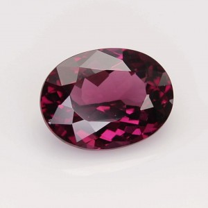 rhodolite garnet  3.55cts - 11x8mm