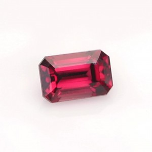 ruby  0.40cts - 5x3mm