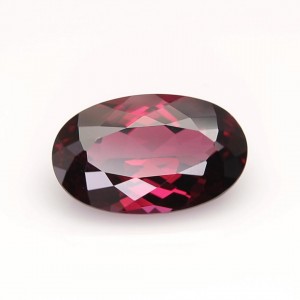 rhodolite garnet  5.81cts - 14x9mm