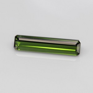 tourmaline  5.32cts - 21x5mm