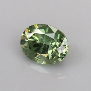 demantoid garnet  0.74cts - 6x5mm
