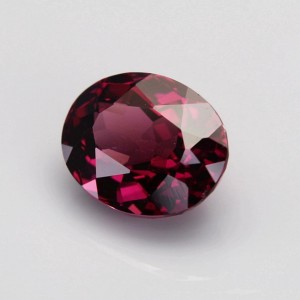 rhodolite garnet  3.32cts - 10x8mm