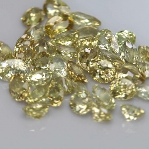 grossular garnet  11.59cts - Mixed Lot