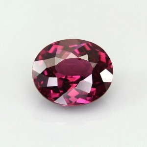 rhodolite garnet  3.91cts - 10x8mm