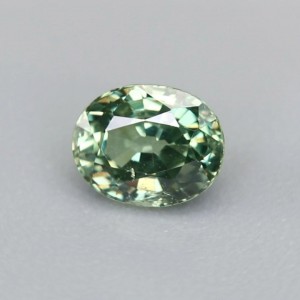 demantoid garnet  0.65cts - 5x4mm