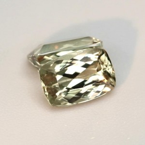 diaspore pair - color change  4.26cts - 9x6mm diaspore pair - color change  4.26cts - 9x6mm