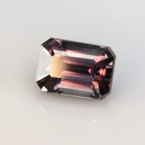 sapphire color change  0.61cts - 5x3mm