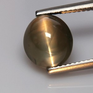 alexandrite cats eye - sharp thin line  5.79cts - 10x9mm alexandrite cats eye - sharp thin line  5.79cts - 10x9mm