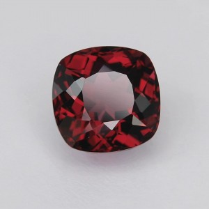 rhodolite garnet  3.70cts - 9x9mm