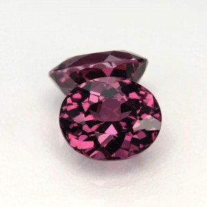 rhodolite garnet pair  5.13cts - 9x7mm rhodolite garnet pair  5.13cts - 9x7mm