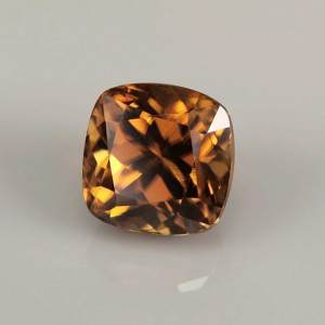zircon  4.69cts - 8x7mm zircon  4.69cts - 8x7mm