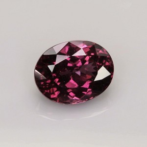 rhodolite garnet  4.32cts - 11x8mm