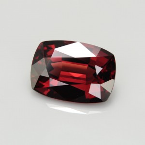 pyrope garnet  4.22cts - 12x8mm pyrope garnet  4.22cts - 12x8mm