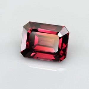 rhodolite garnet  4.36cts - 10x8mm rhodolite garnet  4.36cts - 10x8mm