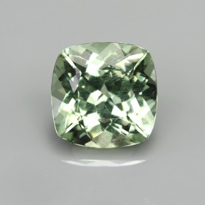 peridot  3.55cts - 9x6mm peridot  3.55cts - 9x6mm