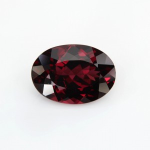 rhodolite garnet  7.64cts - 15x10mm
