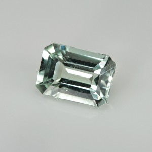 montebrasite  1.26cts - 8x5mm