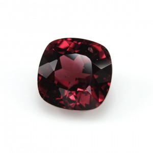 rhodolite garnet  3.73cts - 8x6mm