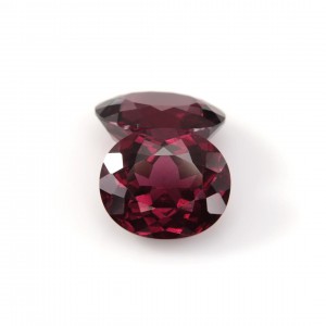 rhodolite garnet pair  9.56cts - 11x9mm
