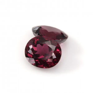 rhodolite garnet pair  9.56cts - 11x9mm