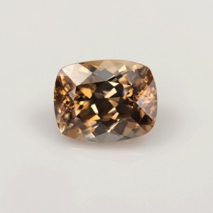 zircon  3.75cts - 9x7mm
