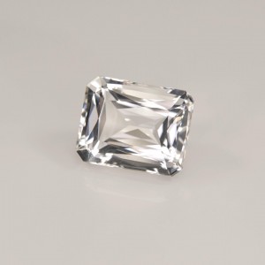 petalite  4.94cts - 12x9mm