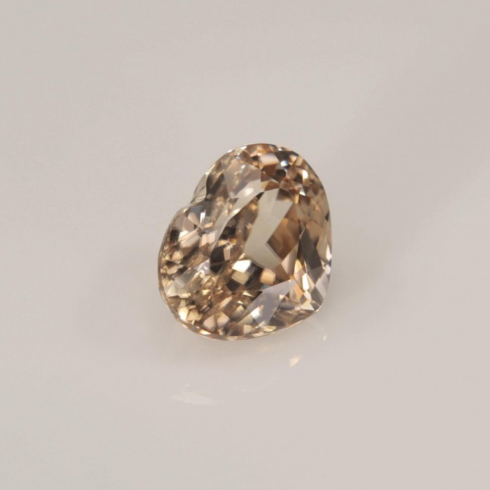 Natural Zircon 2.96 Carats Cognac Heart  9x7 mm Loose Gemstone - Image 2