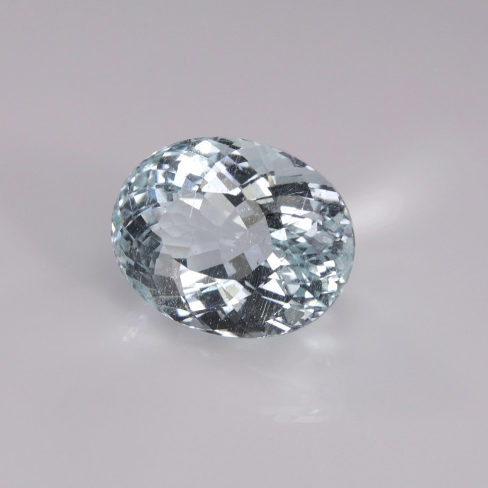 Natural Aquamarine 11.42 Carats Ice Blue Oval 16x12 mm Loose Gemstone - Image 2
