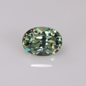 demantoid garnet  0.49cts - 5x4mm
