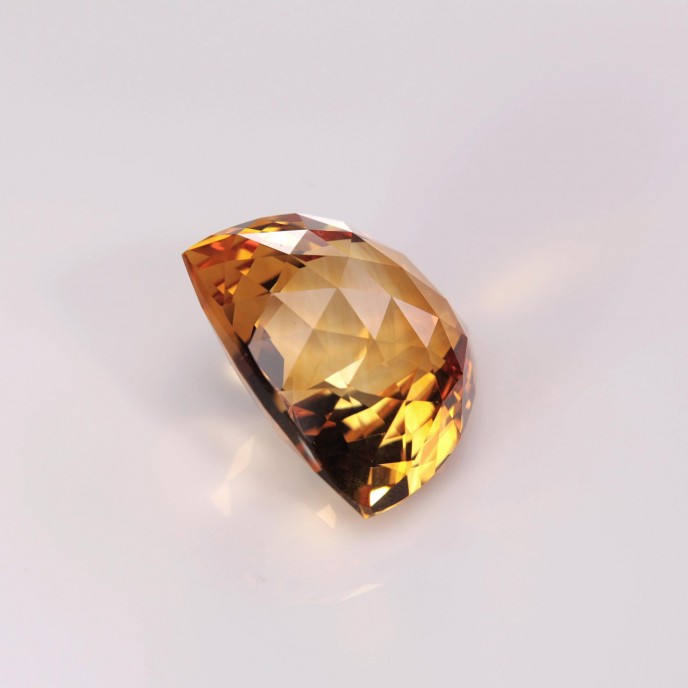 Natural Madeira Citrine 35.28 Carats Madeira Orange Trilliant Cabochon 23x23 mm Loose Gemstone - Image 5