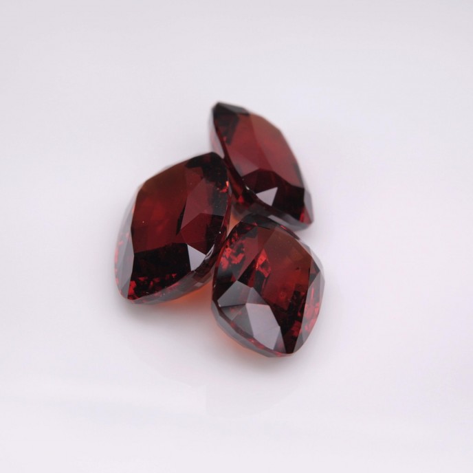 Natural Hessonite Garnet Set 31.37 Carats Cinnamon Red Cushion 17x12 mm Loose Gemstone - Image 3