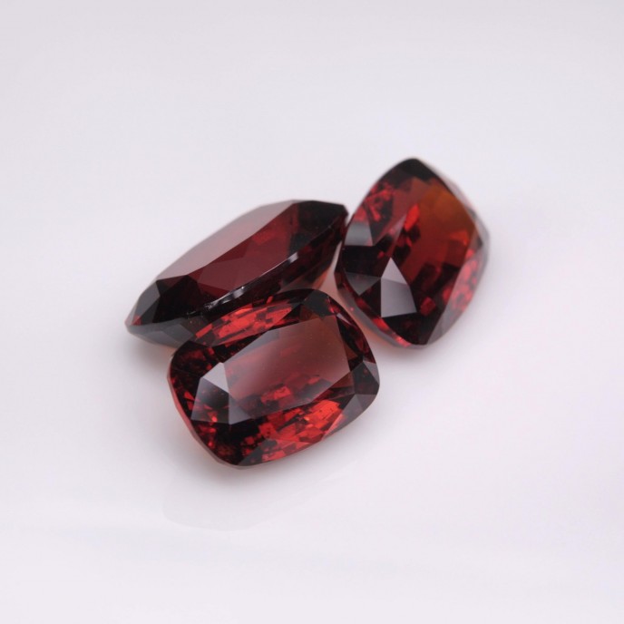 Natural Hessonite Garnet Set 31.37 Carats Cinnamon Red Cushion 17x12 mm Loose Gemstone - Image 4