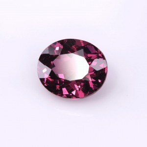 Rhodolite Garnet  2.33cts - 8x7mm
