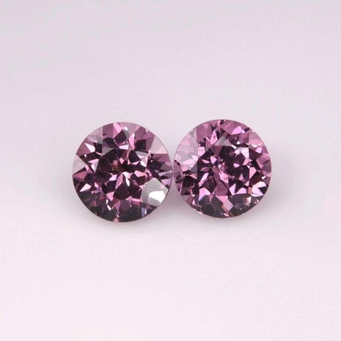 Natural Malaya Garnet 1.49 Carats Sweet Purplish Pink Round 5x5 mm Loose Gemstone - Image 1
