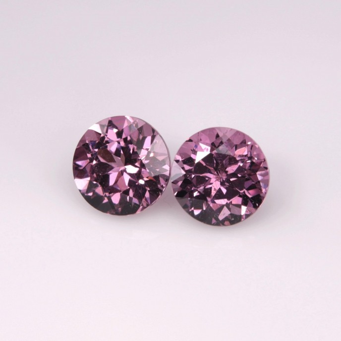 Natural Malaya Garnet 1.49 Carats Sweet Purplish Pink Round 5x5 mm Loose Gemstone - Image 2