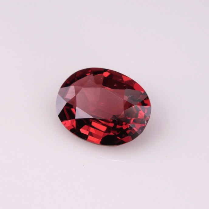 Natural Spinel 0.76 Carats Crimson Red Oval 7x5 mm Loose Gemstone - Image 2