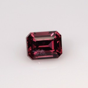 Ruby  0.38cts - 4x3mm
