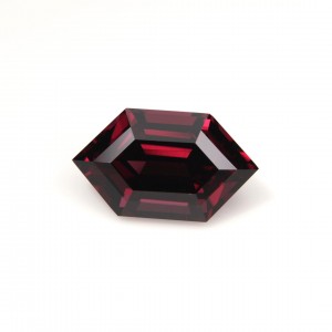 Rhodolite Garnet  3.58cts - 12x7mm
